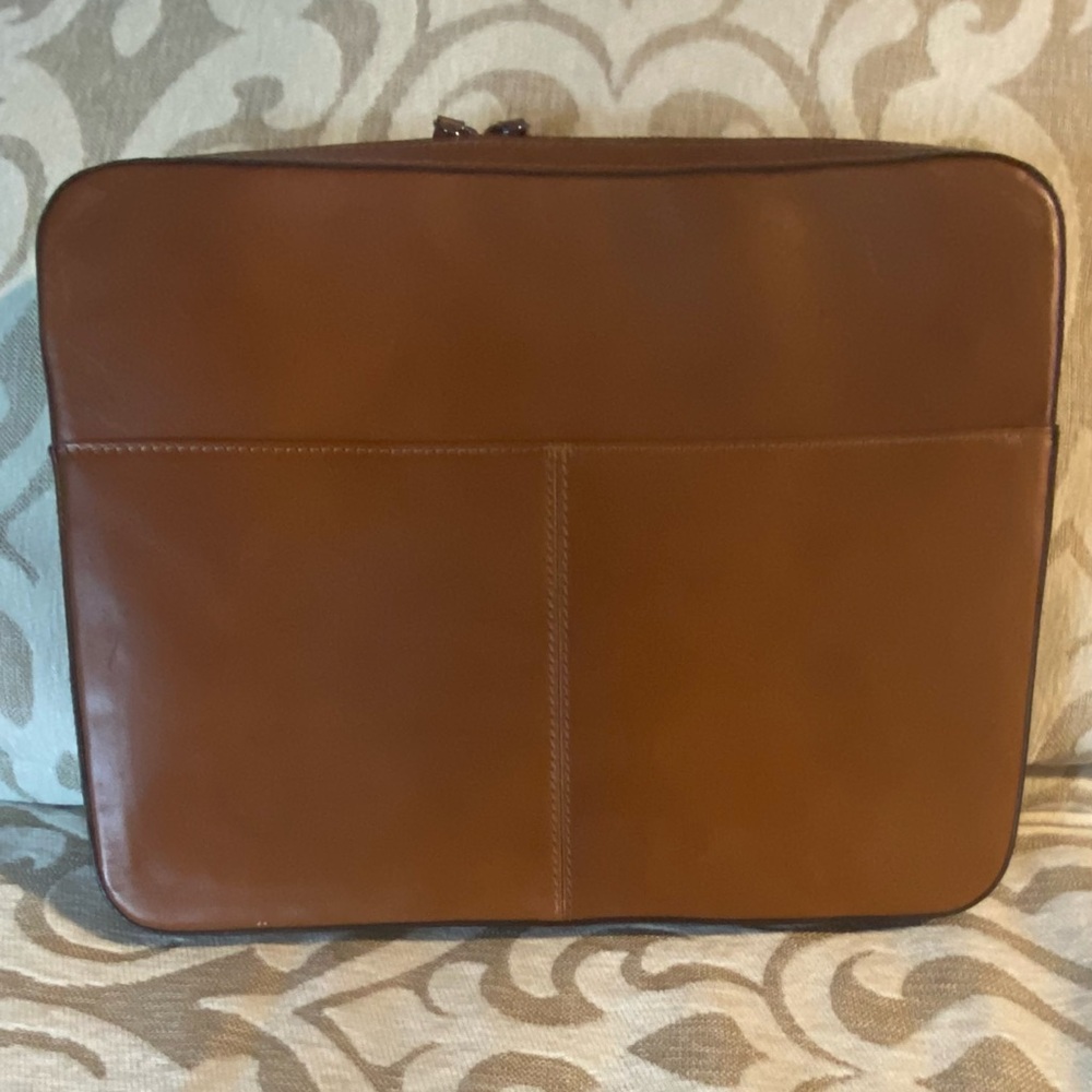 Mark Graham Elegant Tan Leather Laptop B ag - Picture 2 of 7